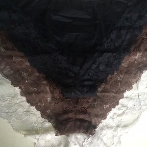 V.S. Brand new, perfect condition pantie set.